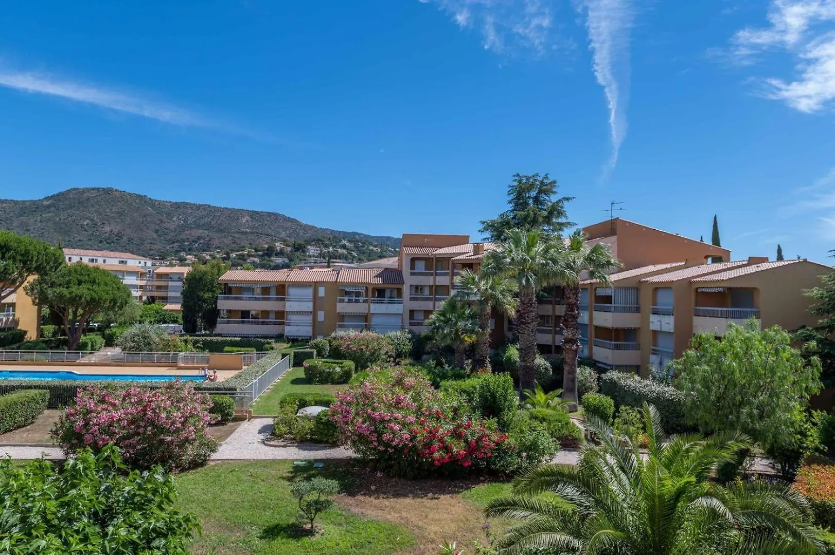 Superbe T3 Clim / Piscine / Commerces Et Plages. Le Lavandou Apartment