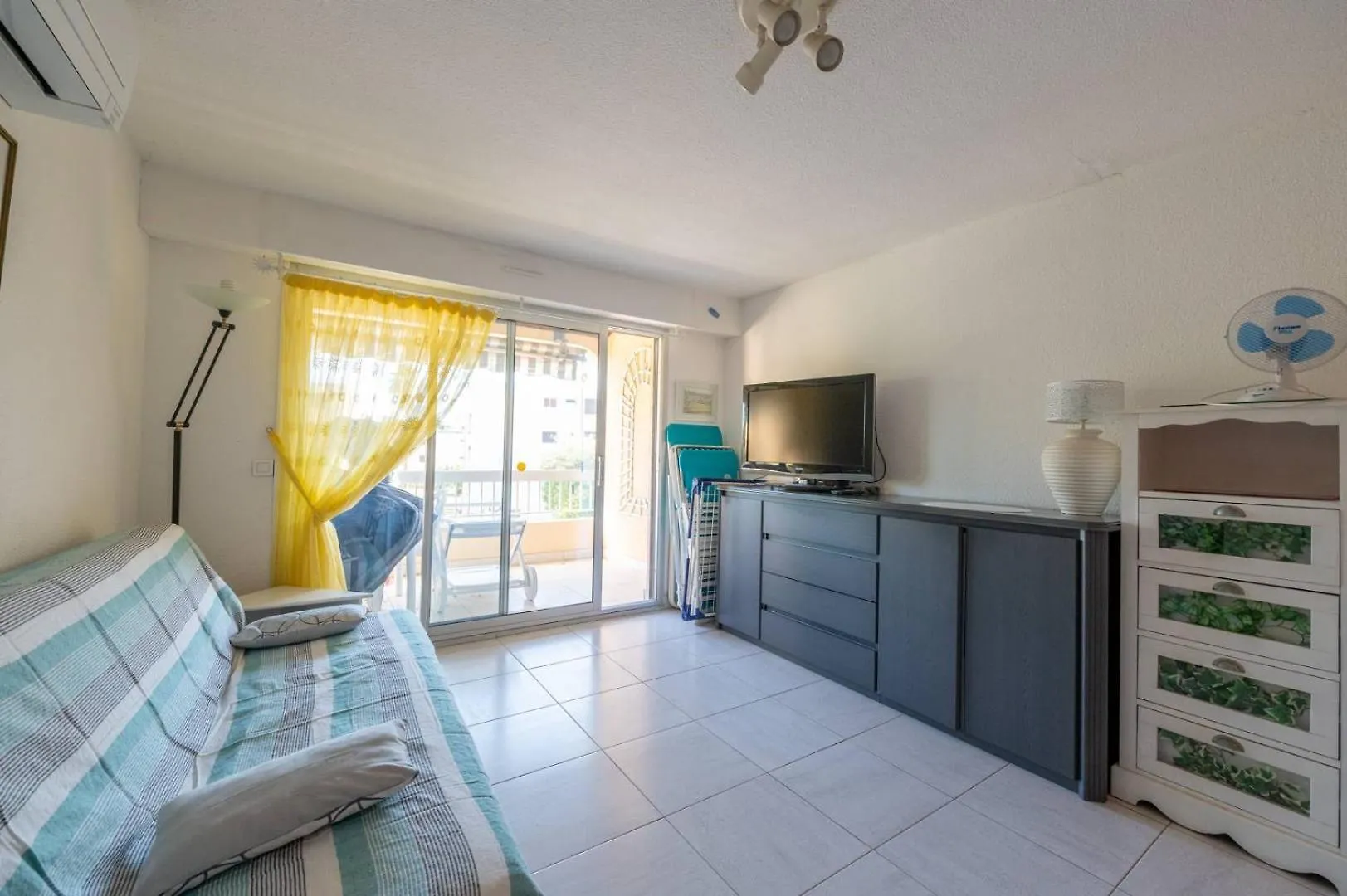 Superbe T3 Clim / Piscine / Commerces Et Plages. Le Lavandou Apartment