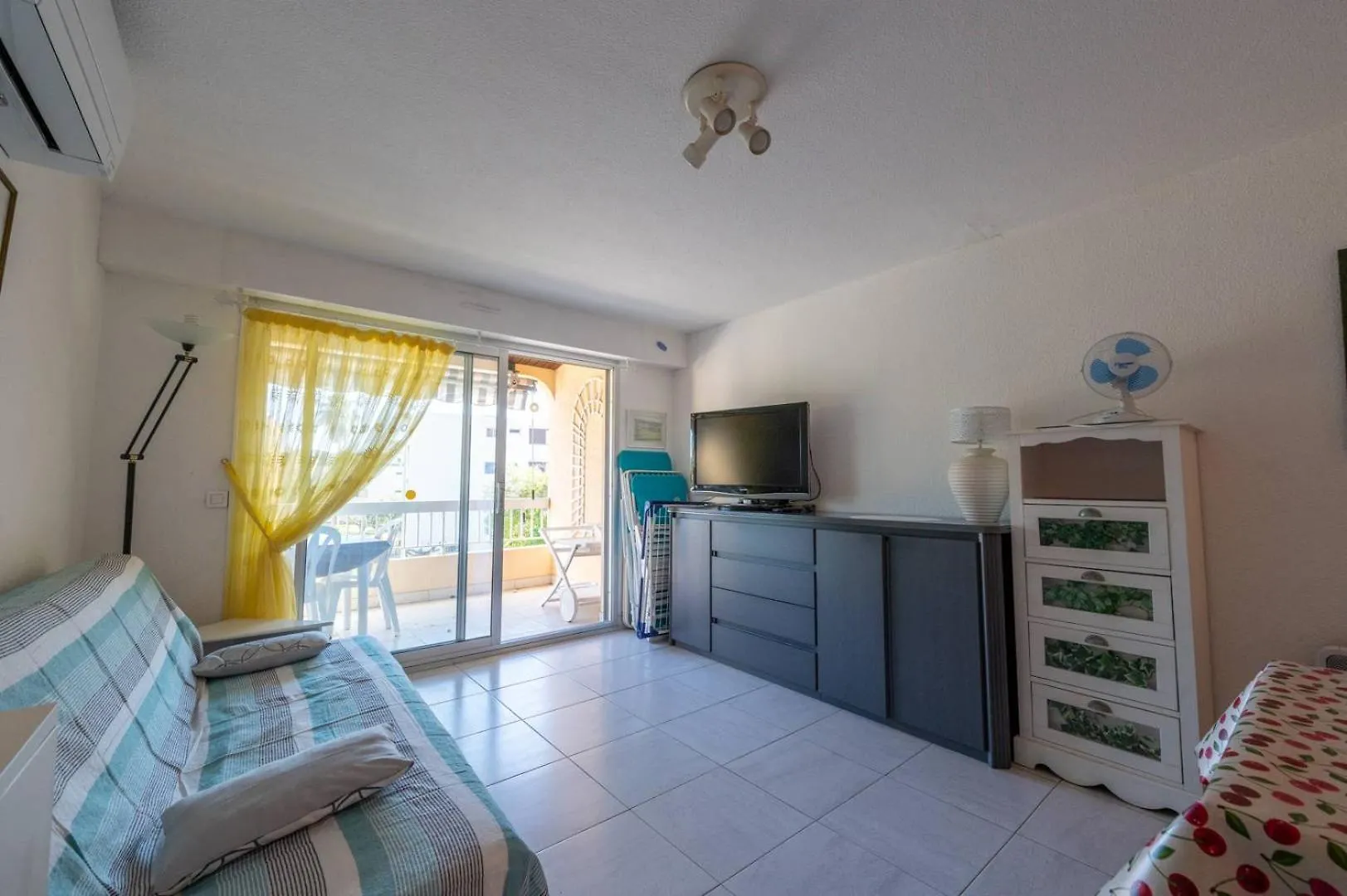 Apartment Superbe T3 Clim / Piscine / Commerces Et Plages. Le Lavandou